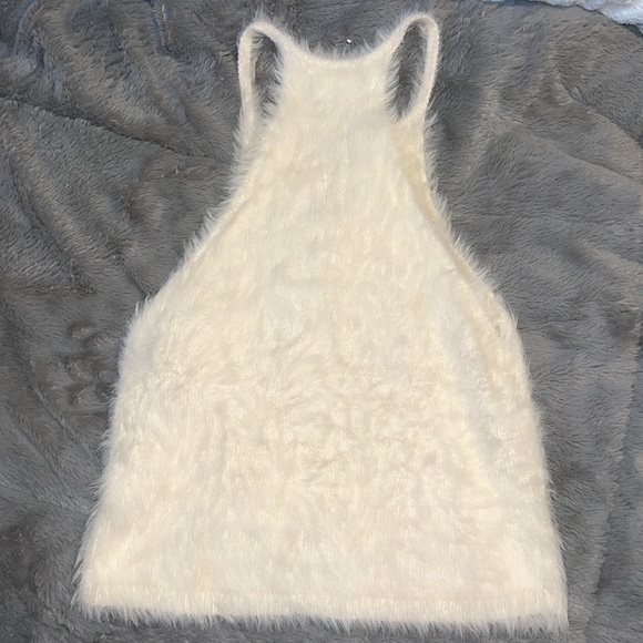 Kendal and Kylie fuzzy top - Picture 3 of 3